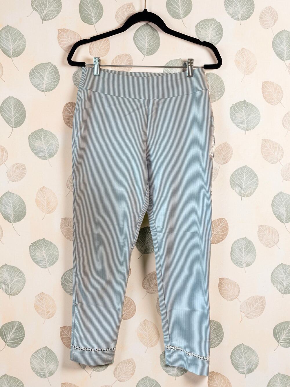 Crown & Ivy Size 8 Blue White Pinstripe Ankle Pants Pull On Lace Trim NWOT